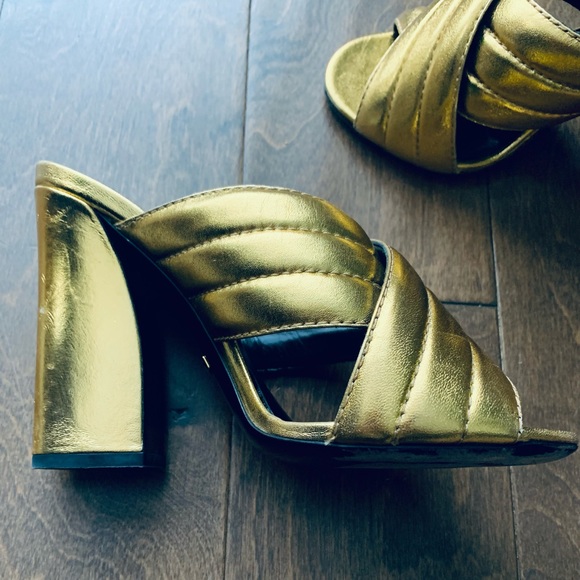 Gucci Napa Silk Gold Mules, size 38 - Picture 7 of 11
